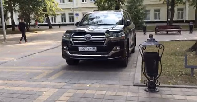На очередного «блатного» автохама в центре города пожаловались ставропольчане