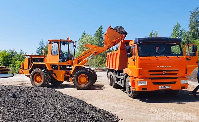 В Курске на участках для многодетных делают дорогу из фрезерата