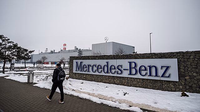 «Китайцы» и Трамп обрушили прибыль Mercedes-Benz почти на 50%
