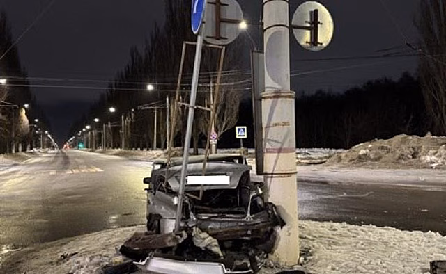 В Курске в ночном ДТП на пр.Дружбы пострадали три человека