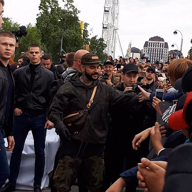 На раздаче бургеров от Тимати в Тюмени пострадавших не было. Обошлись «повышенным волнением»