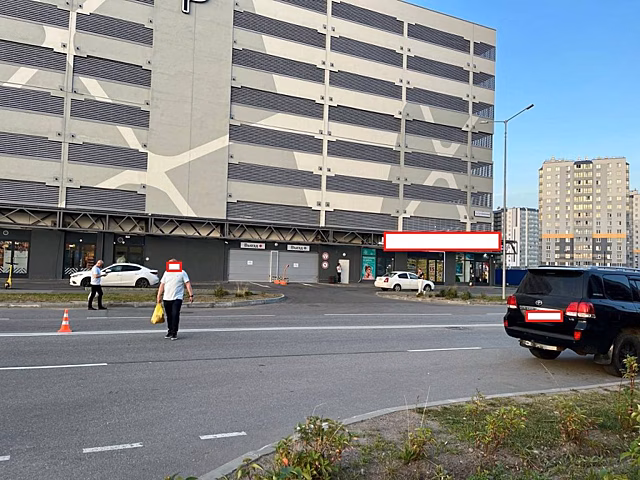 В Новогорелово путь к паркингу и во дворы ограничили двойной сплошной