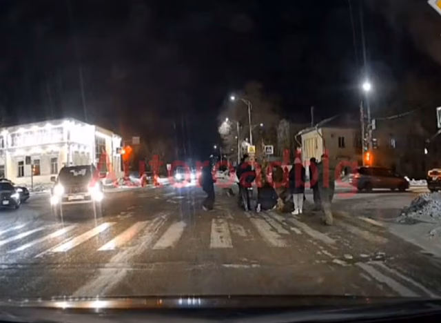 По факту ДТП в Благовещенске, в котором пострадал школьник-пешеход, проводится проверка
