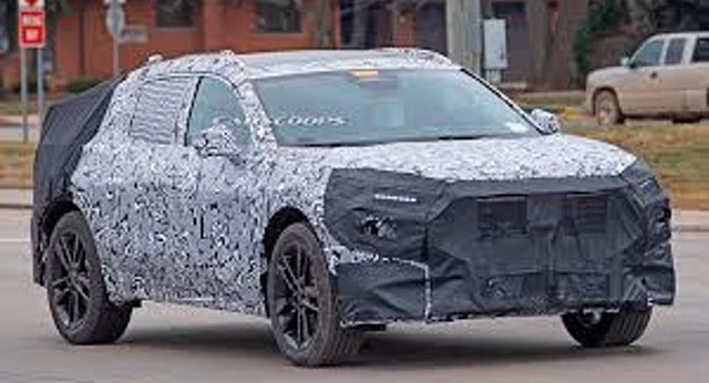Новый полноприводный кроссовер Ford Fusion Active 2023 впервые показали на фото. Чем он похож на внедорожник Explorer?