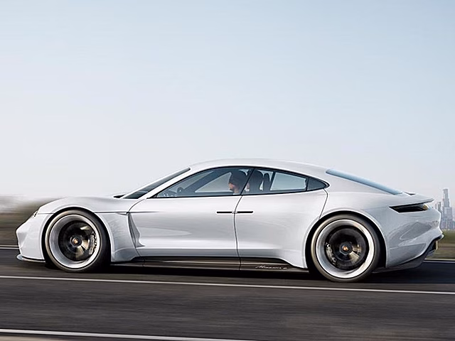 Электромобиль Porsche Mission E будет стоить на уровне Porsche Panamera