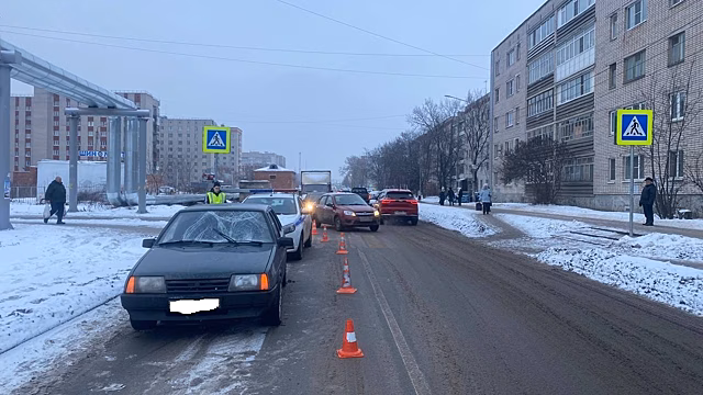 Пожилой пешеход попал под колеса автомобиля в Вологде