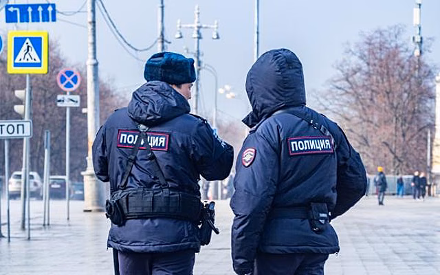 В Перми мужчина ходил по улице с ружьем и целился в прохожих