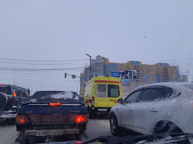 Рязанцев возмутил реанимобиль с плёнкой вместо стекла