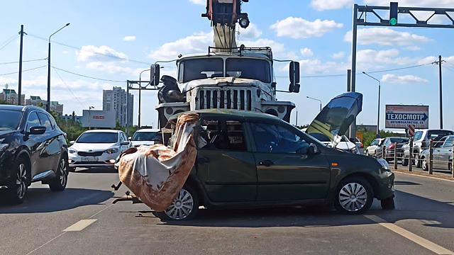 В Оренбурге в ДТП с автокраном и «Ладой Гранта» пострадала 5-летняя девочка