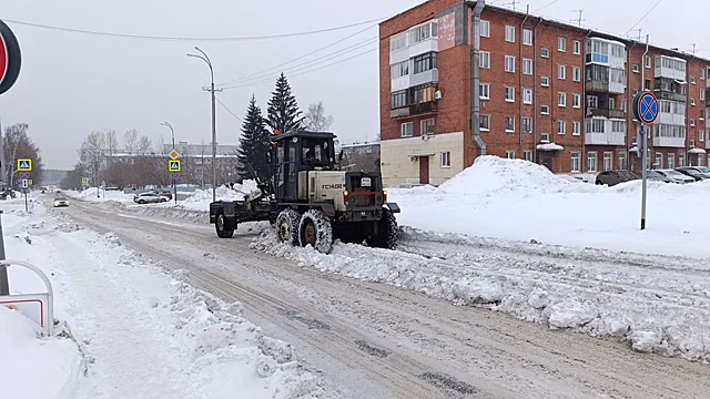 Наступление снежного шторма: дорожники Кемерова готовы к непогоде