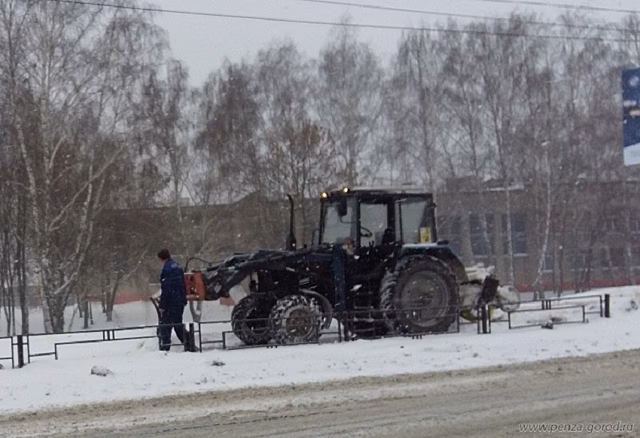 Автовладельцев Пензы просят убрать свои машины с обочин