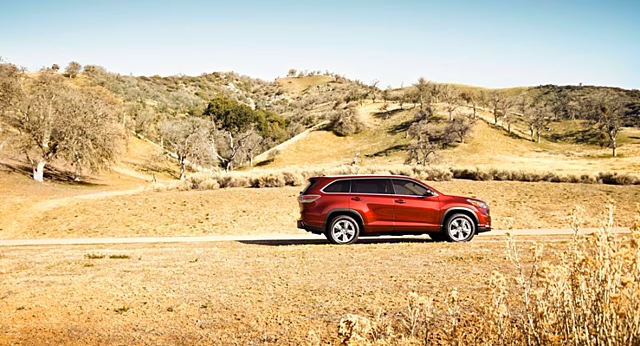 В России собирают заказы на новый Toyota Grand Highlander