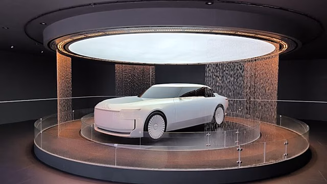 На автосалоне в Шанхае показали китайский аналог Rolls-Royce Ghost и Jaguar Type 00