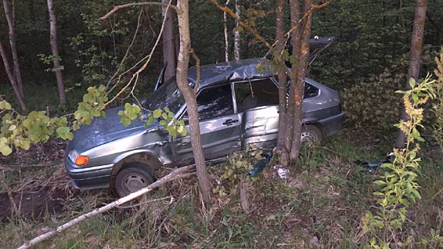 На трассе под Саратовом «четырнадцатая» съехала в кювет. Молодой водитель погиб на месте