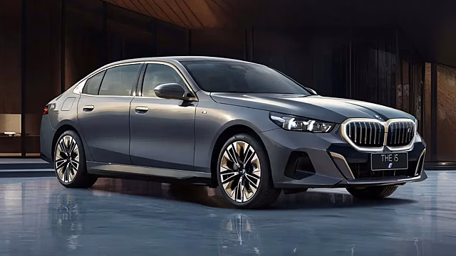 В КНР дебютировали несколько версий седана BMW 5-Series
