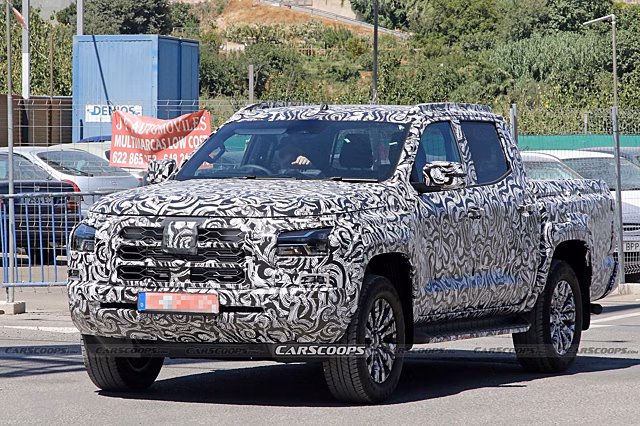 Новые фото прототипа Mitsubishi L200 следующего поколения. Пикап 2024 модельного года получит более традиционную внешность.