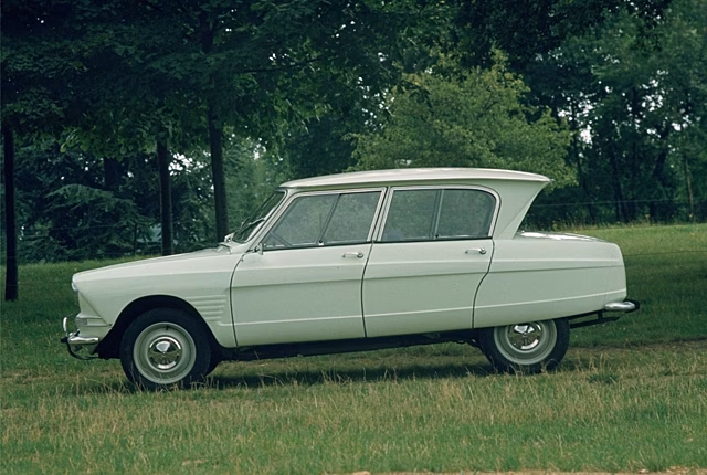 6 прекрасно безумных французских автомобилей