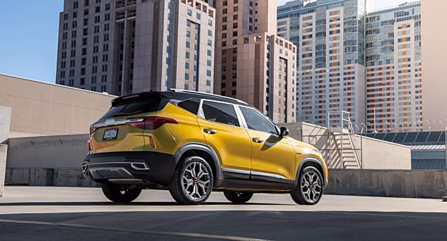 Компания Kia начала продажи обновлённого кроссовера Kia KX3 на авторынке Китая