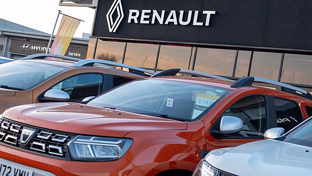 Россияне перестали покупать автомобили Renault