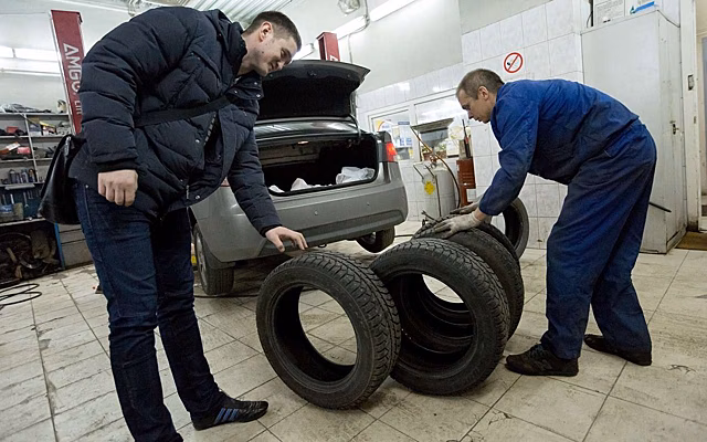 Автомобилисты признались, как часто моют машины зимой. А вы как?