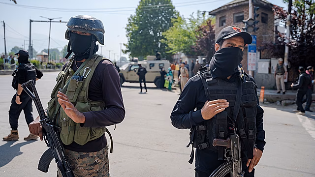 Семь человек погибли в Индии из-за взрыва в полицейском участке