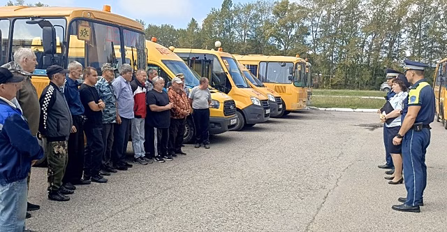 В Чувашии проводится проверка техсостояния школьных автобусов