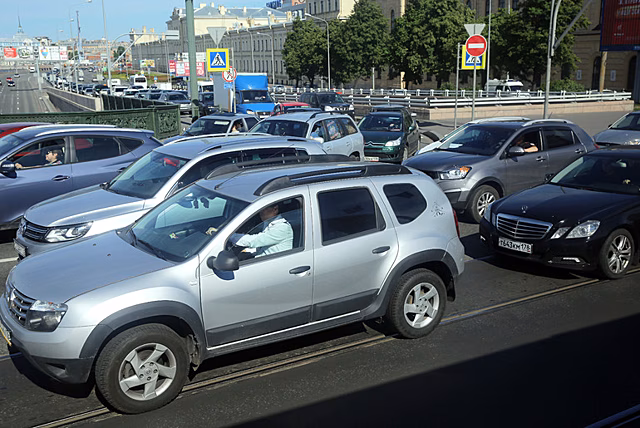 Автомобилисты все чаще опасаются бесконтрольных электросамокатчиков