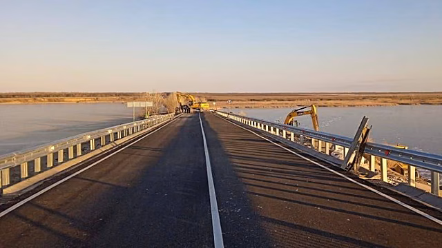 В Петербурге впервые за последние пять лет отреставрировали светильники на Фонарном мосту