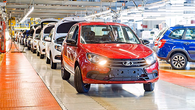 АвтоВАЗ назвал сроки возвращения «автомата» на Lada Granta