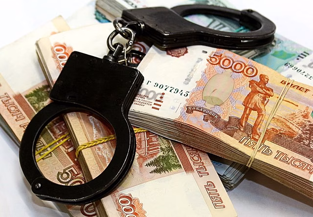 Замначальника РЭО осудили за 42 взятки от учеников автошколы в Саратове