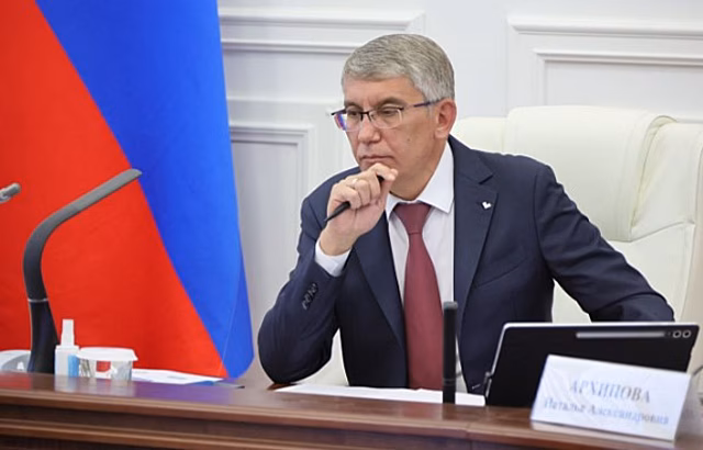 Губернатор поручил наладить информирование о поставках бензина в регионе