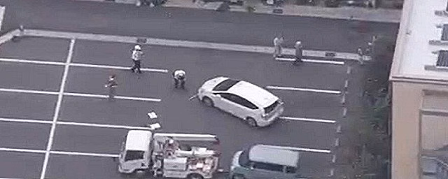 NHK: в Японии иномарка въехала в супермаркет