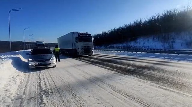 Во Владивостоке открыли въезд для большегрузов