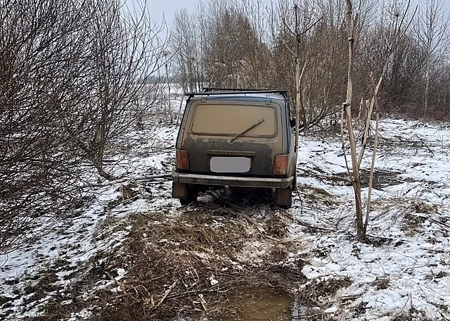 В Кировской области на трассе нетрезвый водитель «Нивы» вылетел с дороги