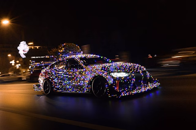 Электрические сани Санты: проект BMW i4 M50 от Engage Racing
