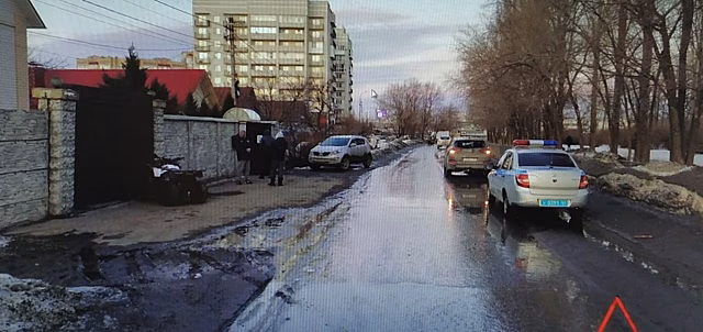 В Новоузенске водитель «Гранты» протаранил фонарь