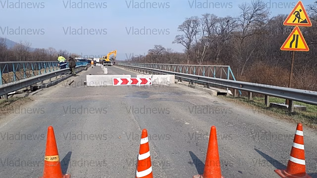 Временный объезд сделают в районе треснувшего моста в Приморье
