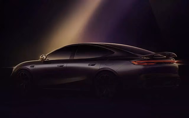 Geely представила новый крупный фастбек с мощным мотором и богатым оснащением