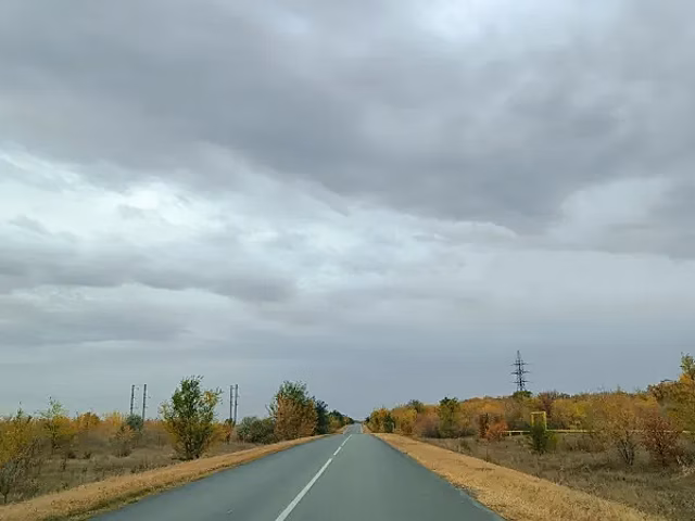 В Волжском районе отремонтировали региональную трассу от Николаевки до Белозерок