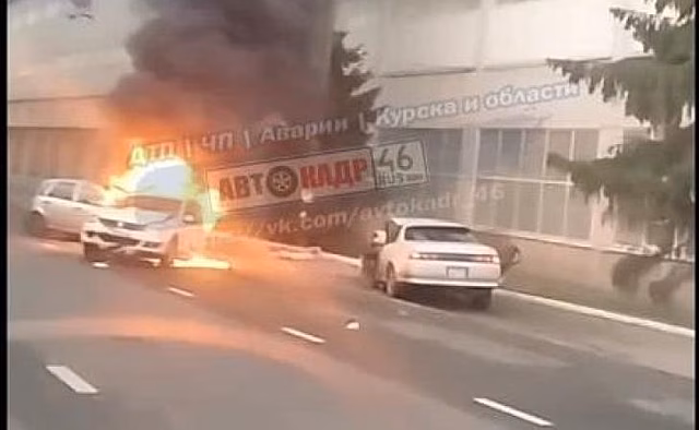 В Курске горели два автомобиля