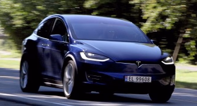 Tesla Model S с пробегом под 700 000 километров выглядит вполне бодрой