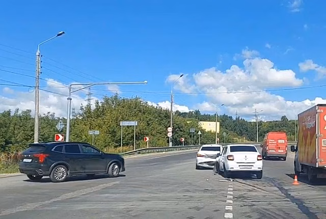 Два человека пострадали при столкновении легковушек в Нижнем Новгороде