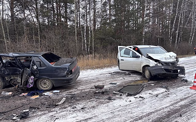 В ДТП с Renault Logan и ВАЗ-2115 под Шиловом пострадали 4 человека