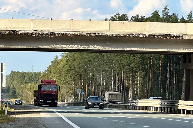 Поврежденный мост на М-5 под Екатеринбургом останется без ремонта еще на год