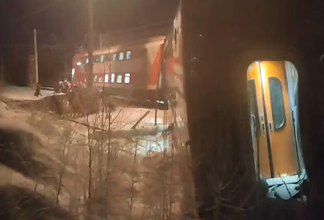 Появилось видео с места столкновения поездов в российском регионе