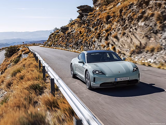 Клиенты Porsche затрудняют бренду процесс перехода на электротягу