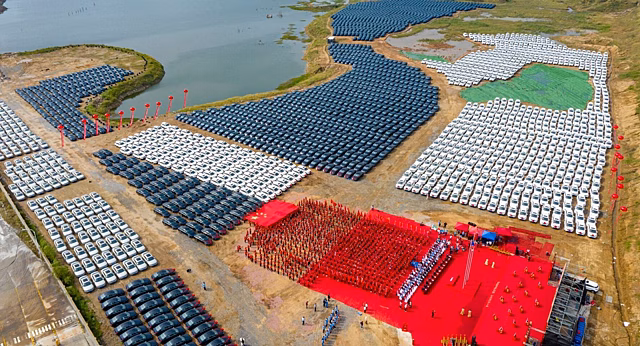 Jiangxi West Dajiu Iron & Steel Corporation подарил сотрудникам 4116 автомобилей