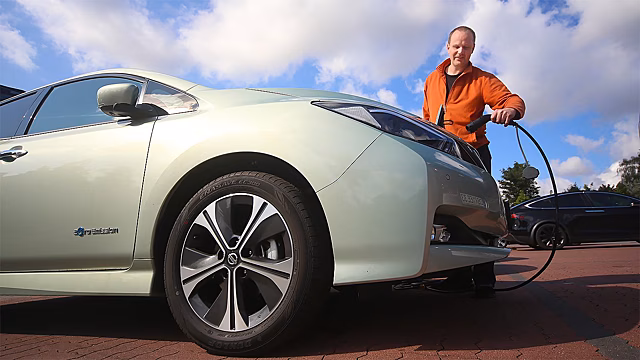 В Nissan придумали, как использовать старые батареи от электрокаров Leaf