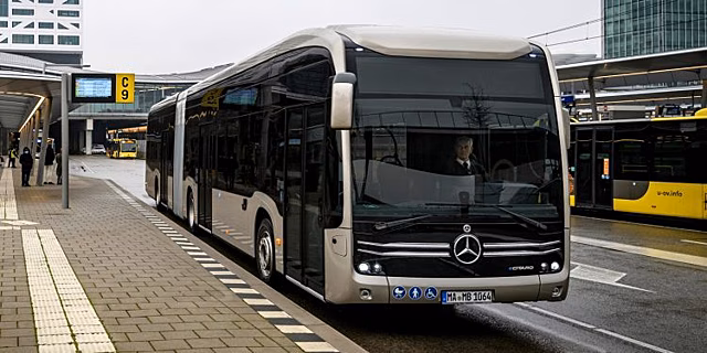 Daimler анонсировал выпуск электробуса с запасом хода в 600 км