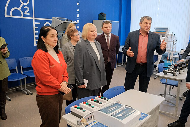 Депутаты Заксобрания Кировской области обсудили взаимодействие предприятий и Вятского автомобильно-промышленного колледжа
